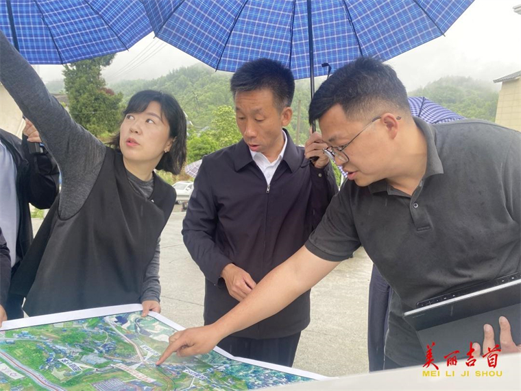 周立志深入馬頸坳鎮(zhèn)調(diào)研鄉(xiāng)村振興工作
